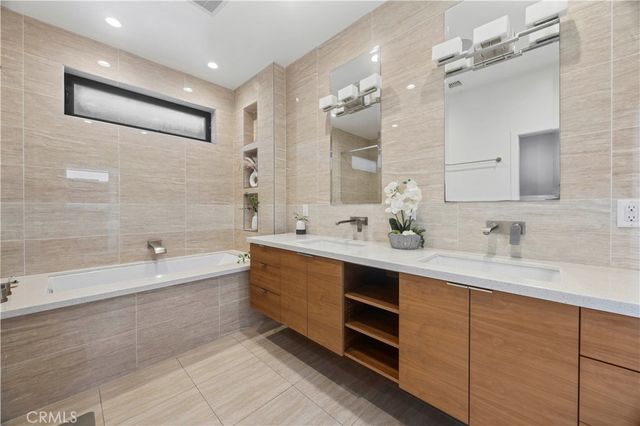 5277 E Ocean, Long Beach, CA 90803