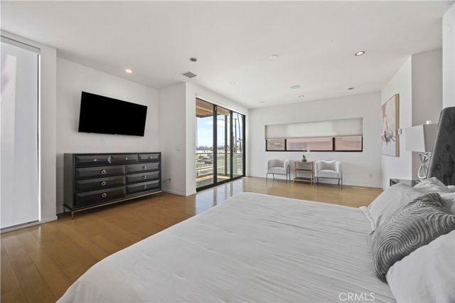 5277 E Ocean, Long Beach, CA 90803