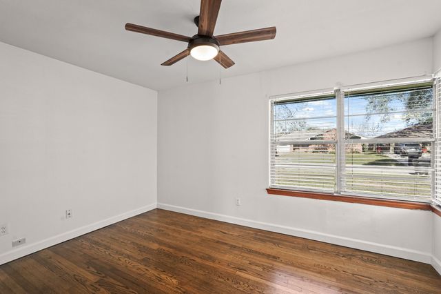 1207 Stonecrest Drive, Houston, TX 77018