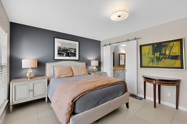 2535 Wedglea Drive 114, Dallas, TX 75211