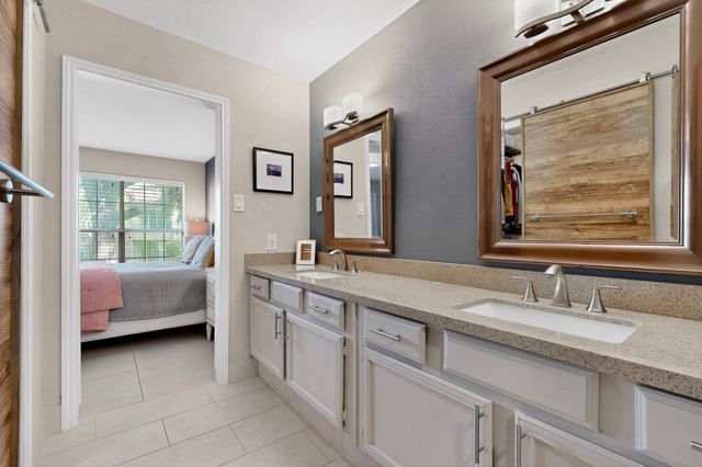 2535 Wedglea Drive 114, Dallas, TX 75211