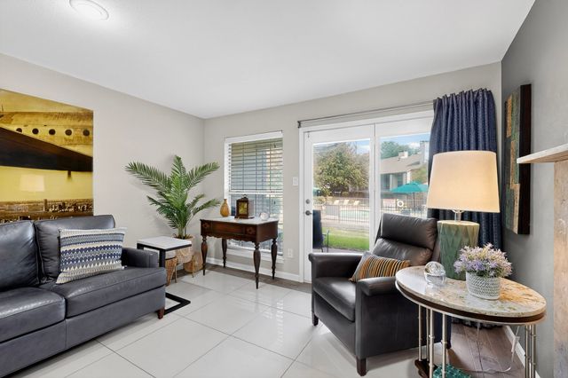 2535 Wedglea Drive 114, Dallas, TX 75211