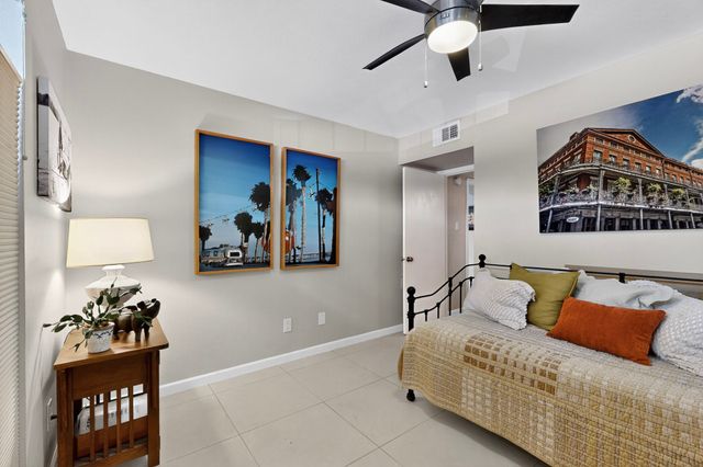 2535 Wedglea Drive 114, Dallas, TX 75211