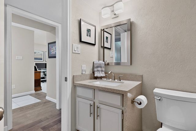 2535 Wedglea Drive 114, Dallas, TX 75211