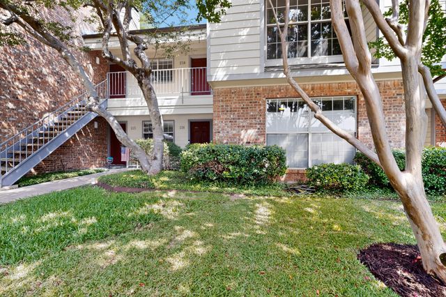 2535 Wedglea Drive 114, Dallas, TX 75211