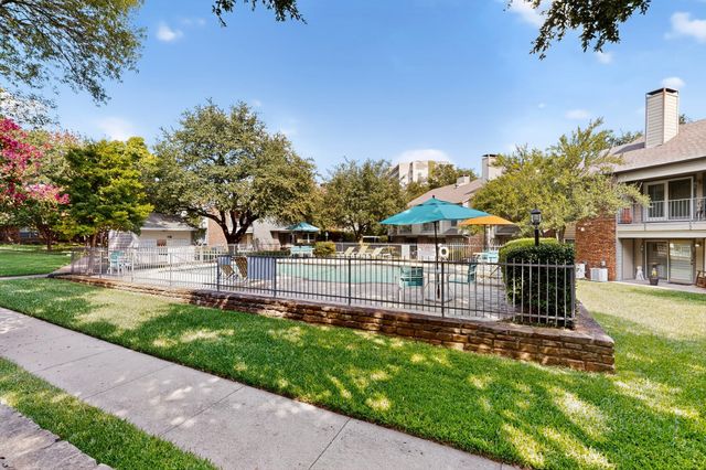 2535 Wedglea Drive 114, Dallas, TX 75211