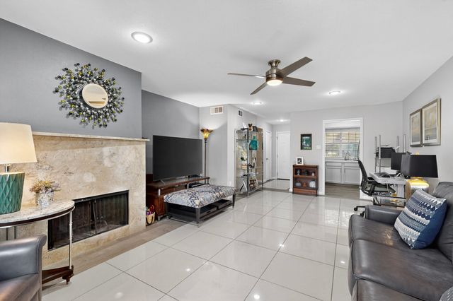 2535 Wedglea Drive 114, Dallas, TX 75211