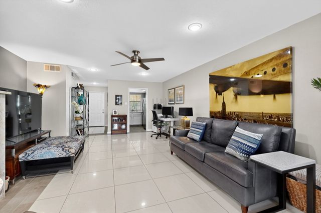 2535 Wedglea Drive 114, Dallas, TX 75211