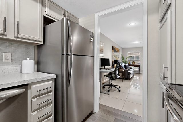 2535 Wedglea Drive 114, Dallas, TX 75211