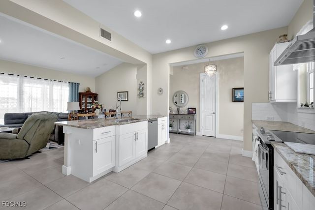 618 SW 31st TER, Cape Coral, FL 33914