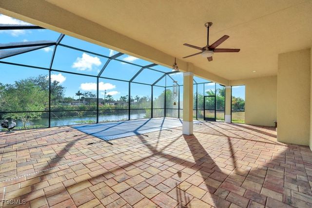 618 SW 31st TER, Cape Coral, FL 33914
