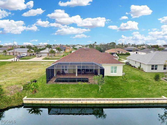 618 SW 31st TER, Cape Coral, FL 33914