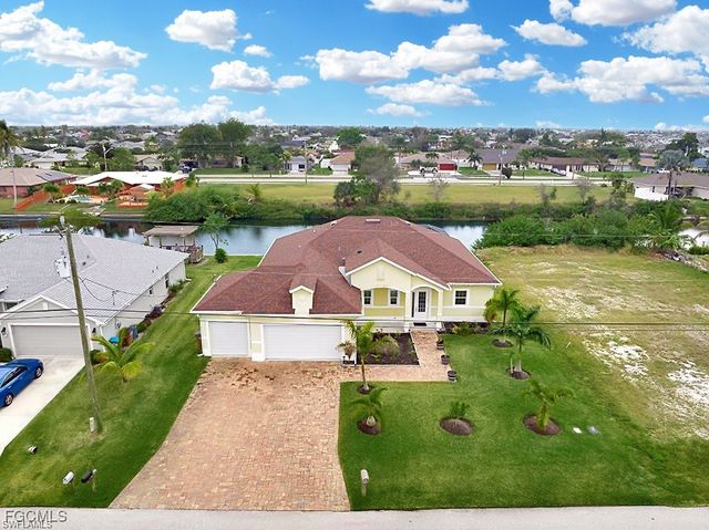 618 SW 31st TER, Cape Coral, FL 33914
