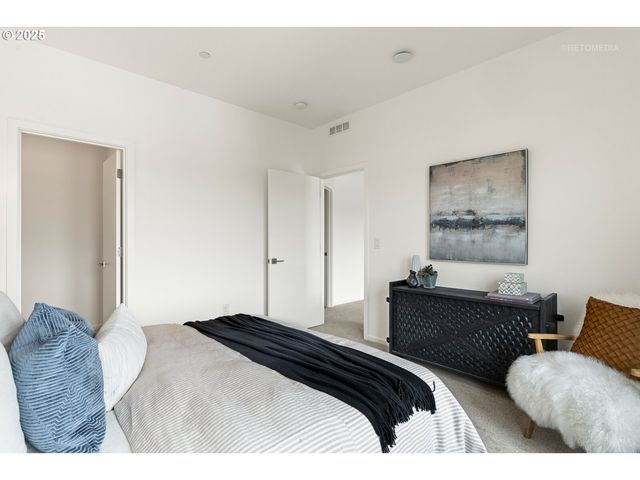 2405 E 6TH St, Vancouver, WA 98661