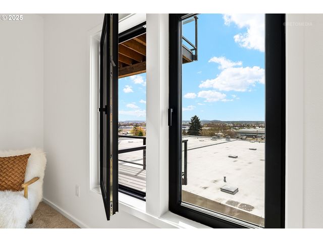 2405 E 6TH St, Vancouver, WA 98661