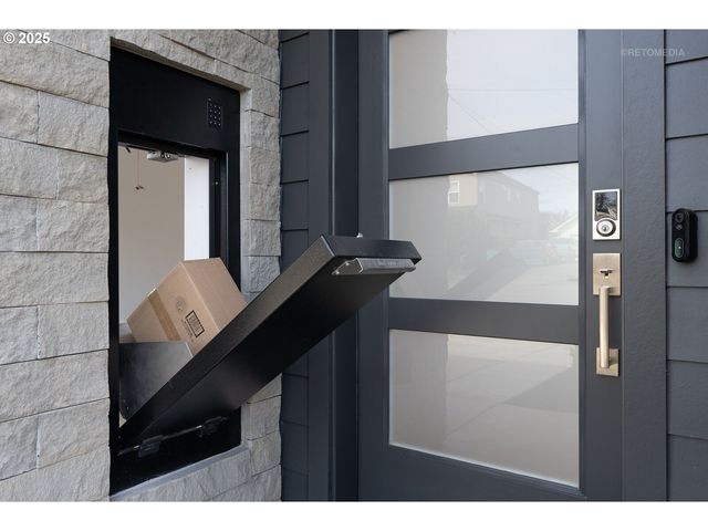 2405 E 6TH St, Vancouver, WA 98661