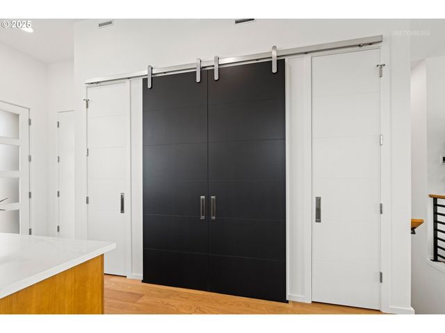 2405 E 6TH St, Vancouver, WA 98661