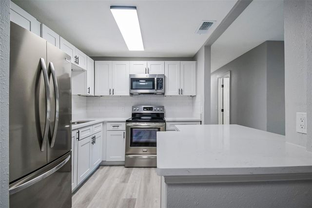 352 LIONEL AVENUE, Orlando, FL 32805