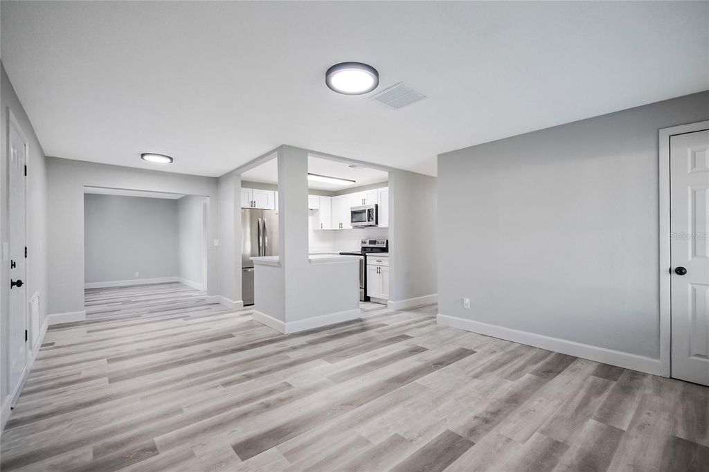 Image 11 of property listing at 352 LIONEL AVENUE, Orlando, FL 32805