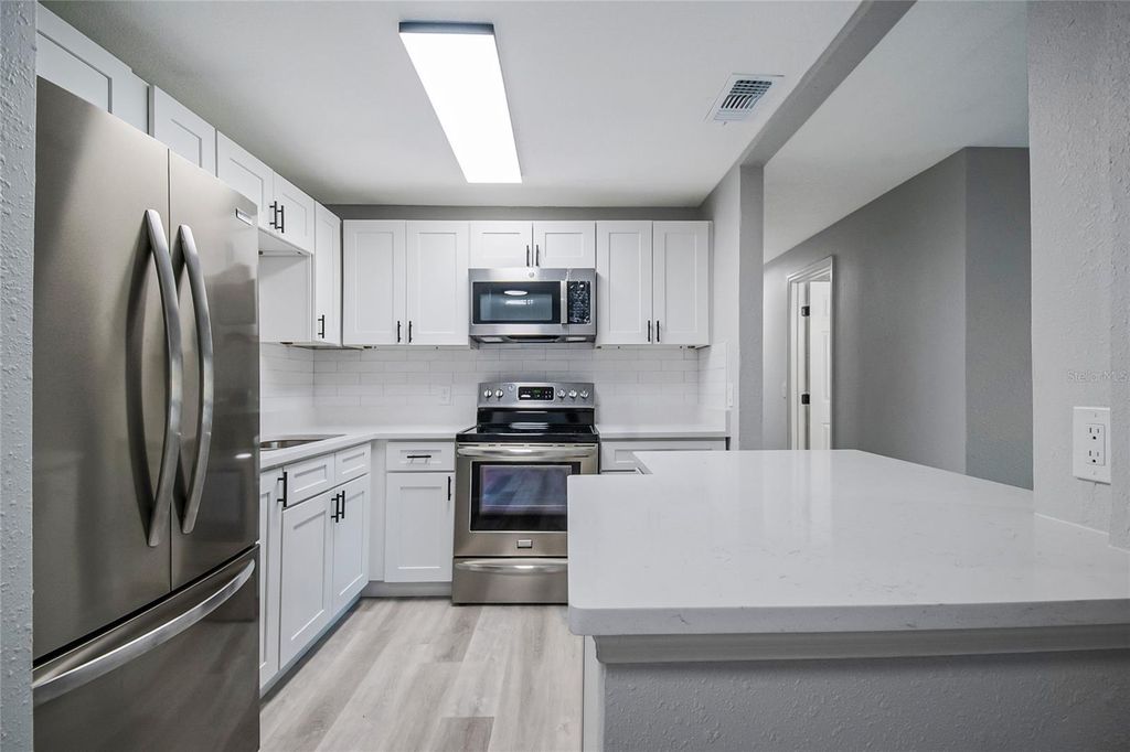 Image 16 of property listing at 352 LIONEL AVENUE, Orlando, FL 32805