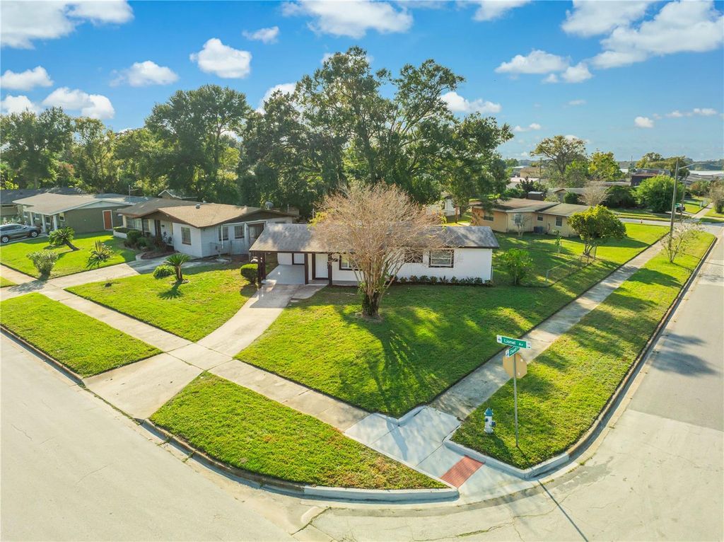 Image 3 of property listing at 352 LIONEL AVENUE, Orlando, FL 32805