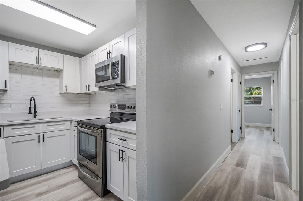 Image 24 of property listing at 352 LIONEL AVENUE, Orlando, FL 32805