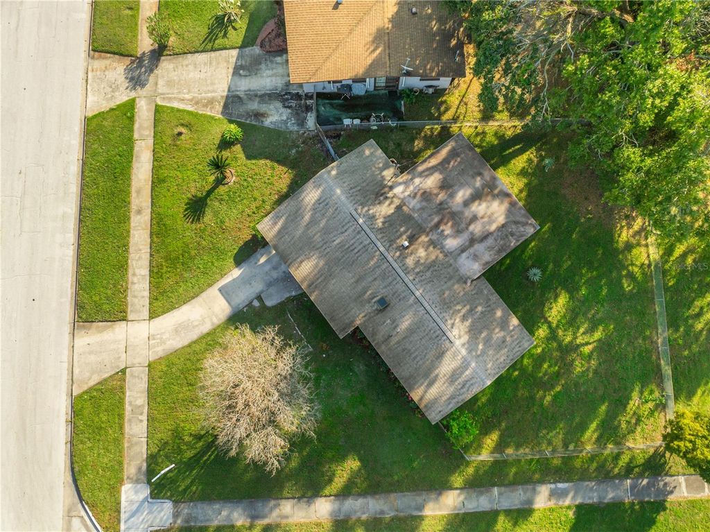 Image 4 of property listing at 352 LIONEL AVENUE, Orlando, FL 32805