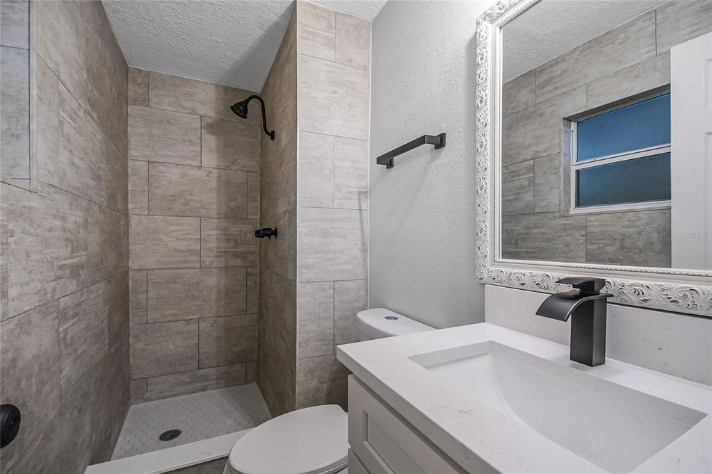 Image 33 of property listing at 352 LIONEL AVENUE, Orlando, FL 32805