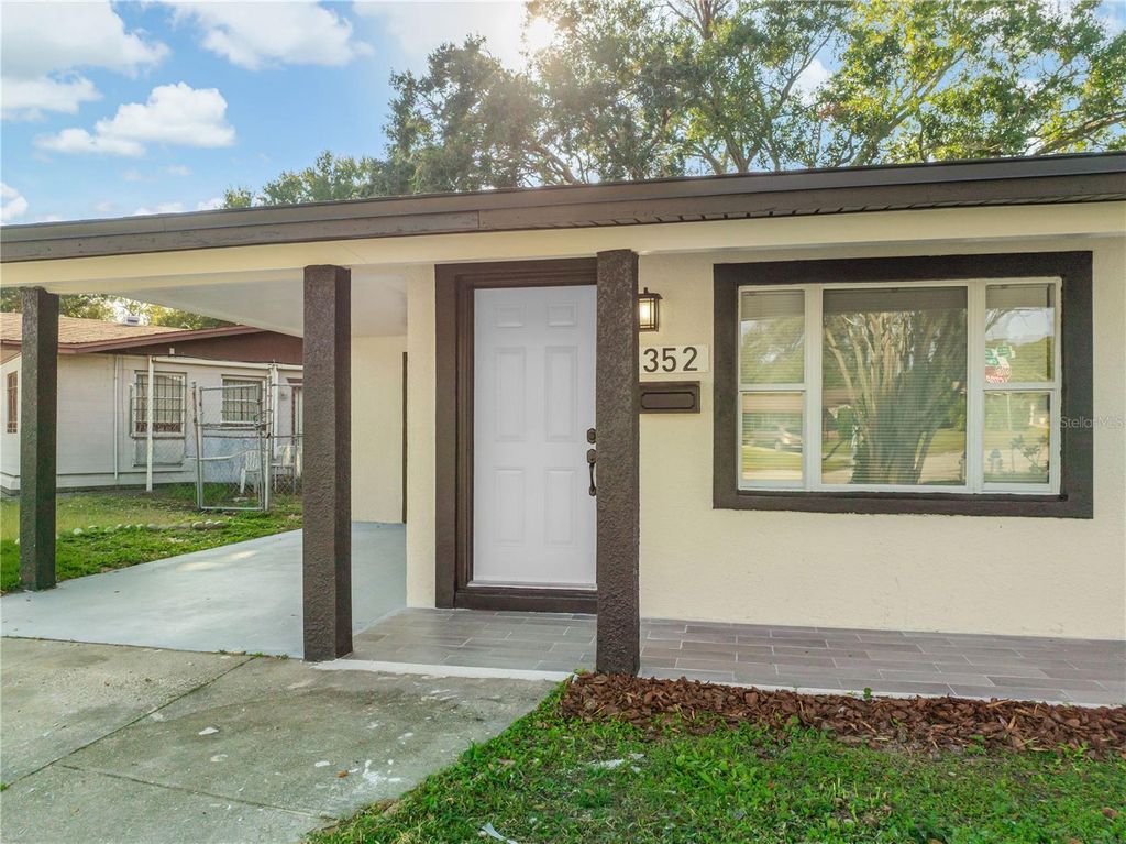 Image 7 of property listing at 352 LIONEL AVENUE, Orlando, FL 32805