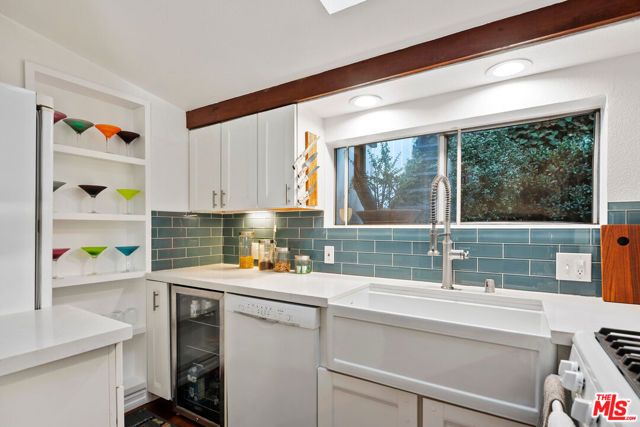 1653 N Beverly Glen Boulevard, Los Angeles, CA 90077