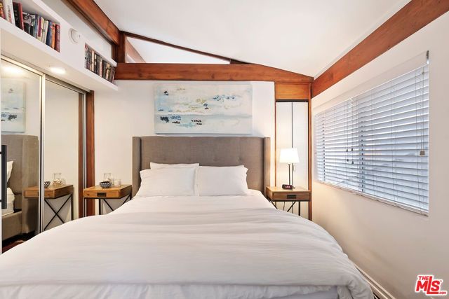 1653 N Beverly Glen Boulevard, Los Angeles, CA 90077