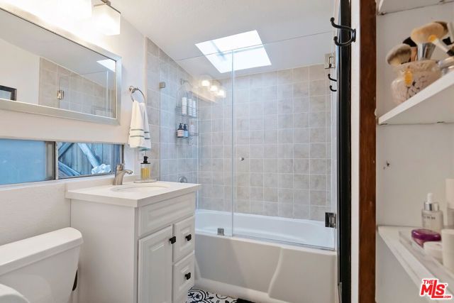 1653 N Beverly Glen Boulevard, Los Angeles, CA 90077