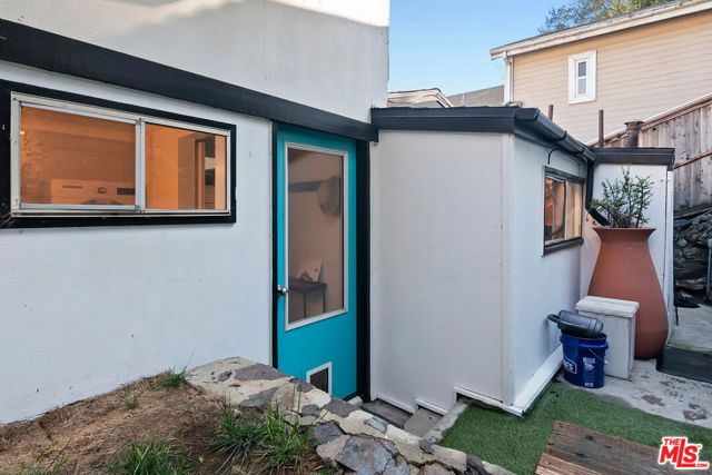 1653 N Beverly Glen Boulevard, Los Angeles, CA 90077