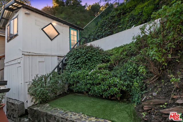 1653 N Beverly Glen Boulevard, Los Angeles, CA 90077