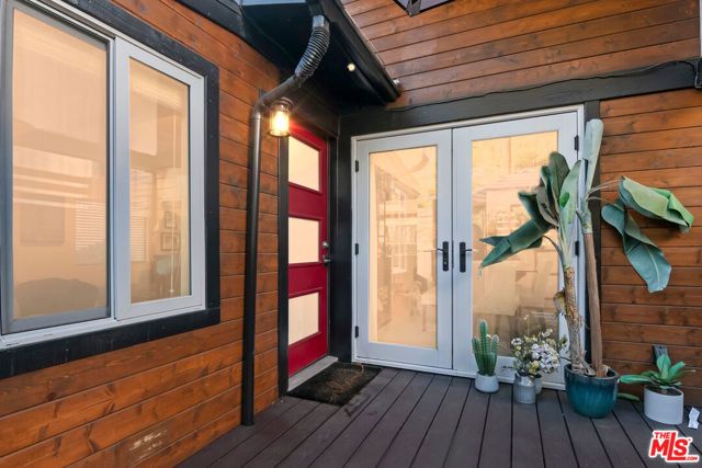 1653 N Beverly Glen Boulevard, Los Angeles, CA 90077