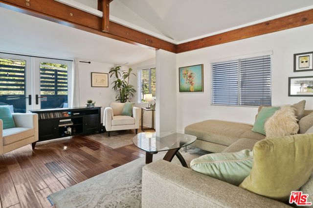 1653 N Beverly Glen Boulevard, Los Angeles, CA 90077