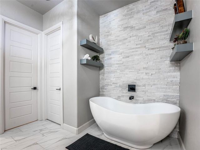 449 Saint Claire Drive, Edmond, OK 73025