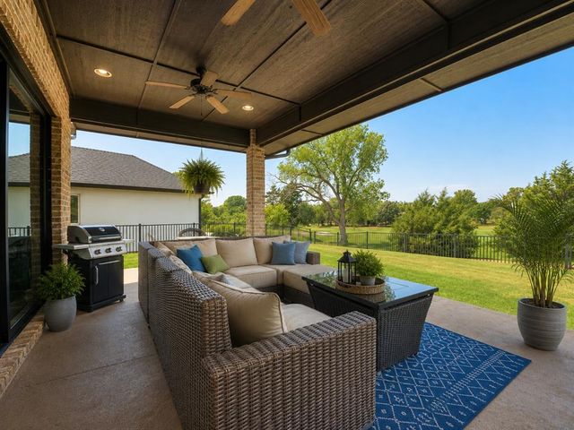 449 Saint Claire Drive, Edmond, OK 73025