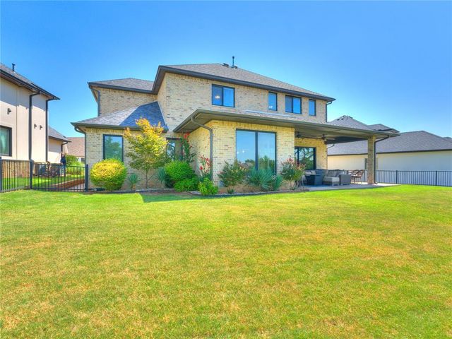 449 Saint Claire Drive, Edmond, OK 73025