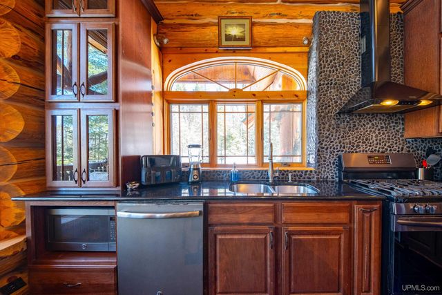 16629 Holli Blue Road, Champion, MI 49879