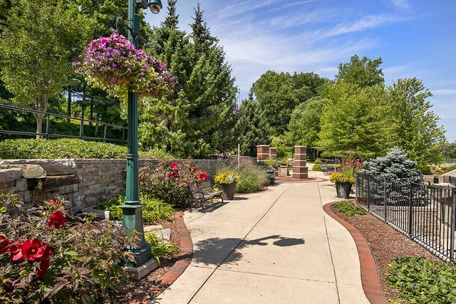 151 Tamarack Lane NE, Rockford, MI 49341