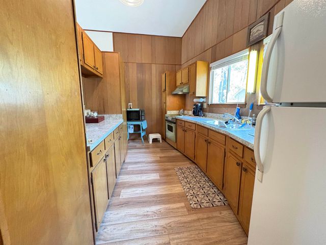 99 E Lakeshore Drive, Cherokee Village, AR 72529