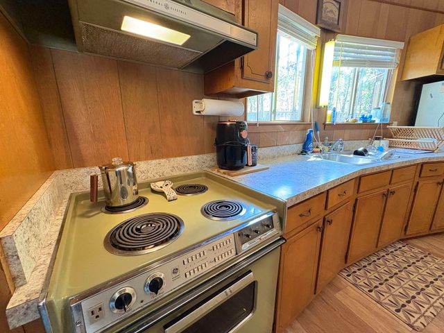 99 E Lakeshore Drive, Cherokee Village, AR 72529