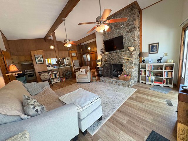 99 E Lakeshore Drive, Cherokee Village, AR 72529