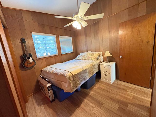 99 E Lakeshore Drive, Cherokee Village, AR 72529