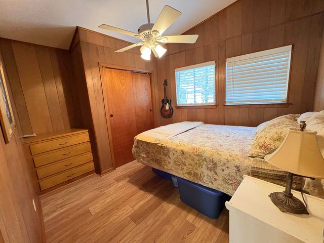 99 E Lakeshore Drive, Cherokee Village, AR 72529