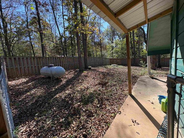 99 E Lakeshore Drive, Cherokee Village, AR 72529