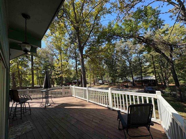 99 E Lakeshore Drive, Cherokee Village, AR 72529