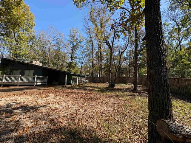 99 E Lakeshore Drive, Cherokee Village, AR 72529