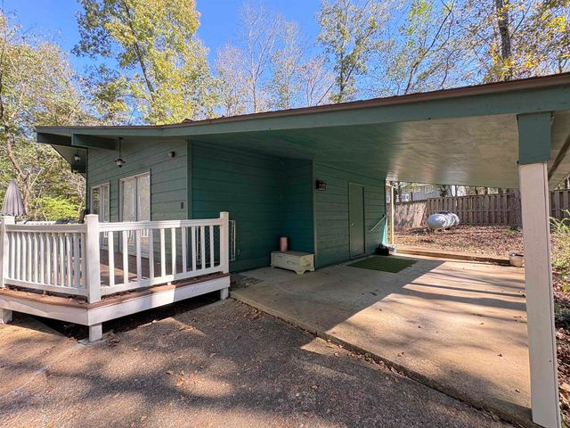 99 E Lakeshore Drive, Cherokee Village, AR 72529